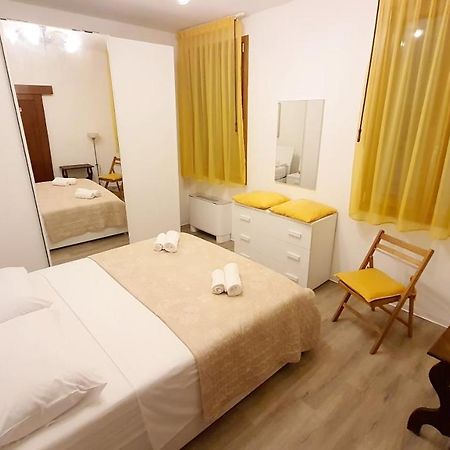 Calle Dei Guardiani Rooms Венеция Екстериор снимка